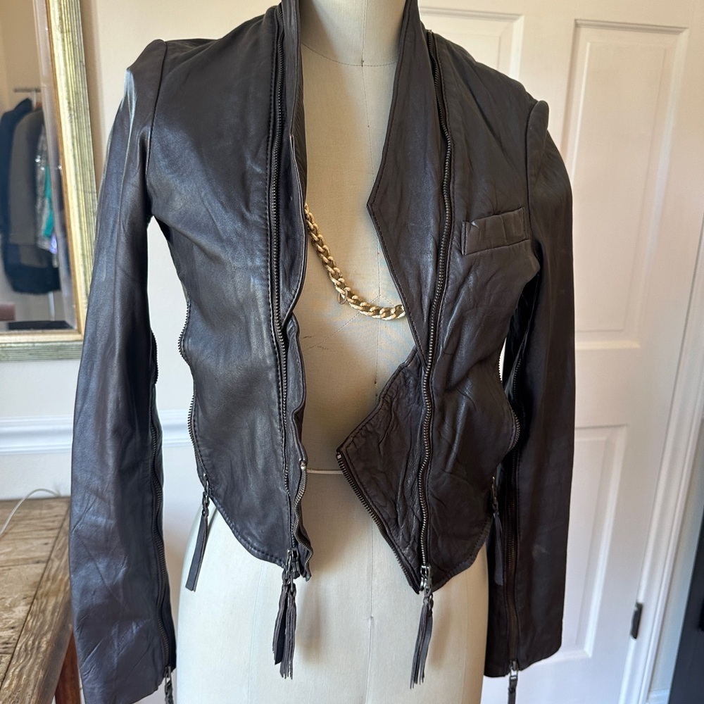 Women's soft brown sheep Leather Jacket with zipper detail - Picture 3 of 12
